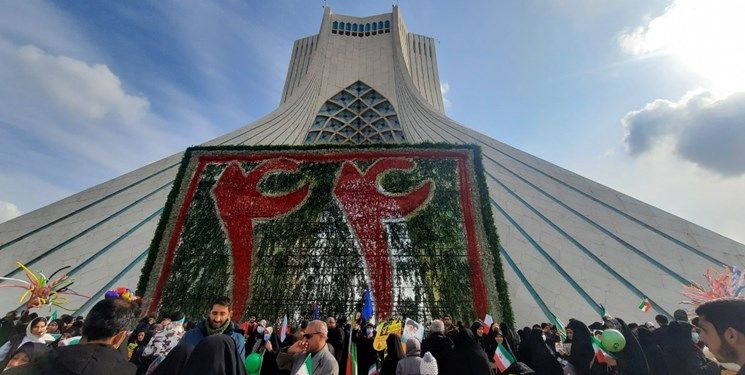 شکوه انقلاب در جشن ۴۴ سالگی/خیابان های سراسر کشور در ۲۲ بهمن مملو از جمعیت شد