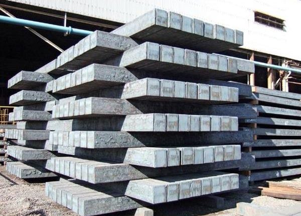 ذوب آهن اصفهان موفق به فروش صادراتی یک محموله شمش فولادی با قیمت ۴۹۴ دلار به ازای هر تن شد